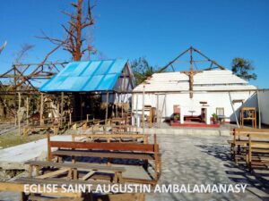 Église Saint Augustin Ambalamanasy à Madagascar après le passage du cyclone Gezani.